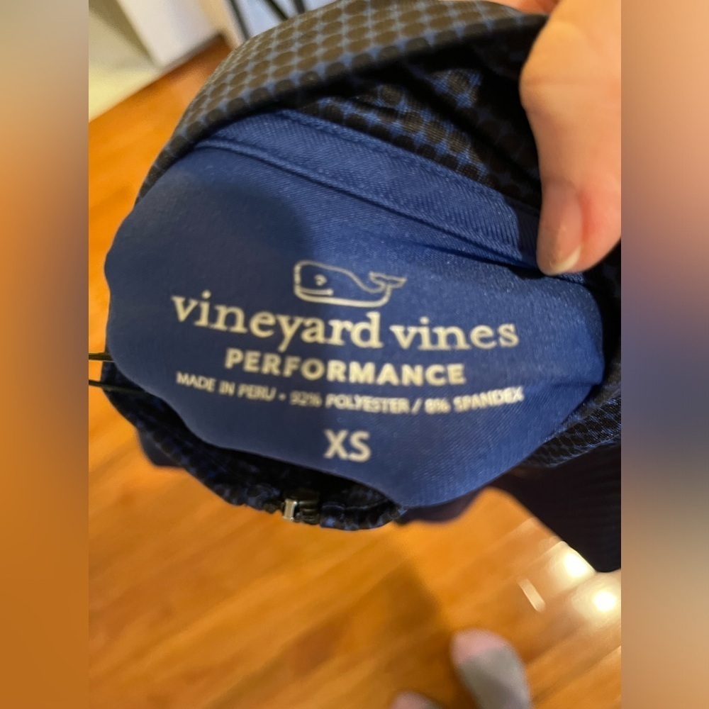 XS Vineyard Vines performance quarter zip in blue/black - Picture 9 of 12